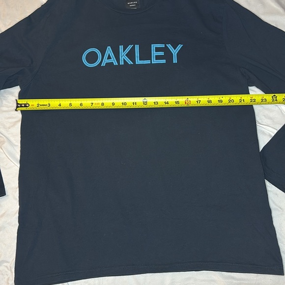 Oakley long sleeve t-shirt size XL - Picture 4 of 7